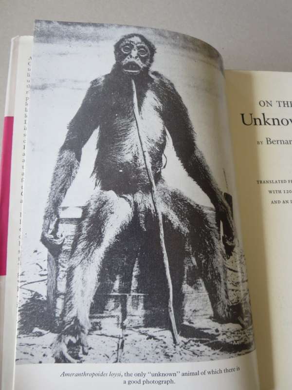 ON THE TRACK OF UNKNOWN ANIMALS. Bernard Heuvelmans. (Introduction by Gerald Durrell)