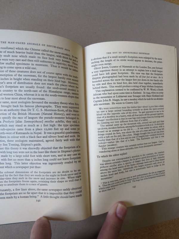 ON THE TRACK OF UNKNOWN ANIMALS. Bernard Heuvelmans. (Introduction by Gerald Durrell)