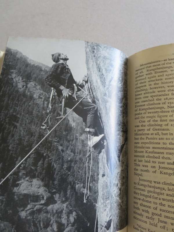 THE AGE OF MOUNTAINEERING. James Ramsey Ullman