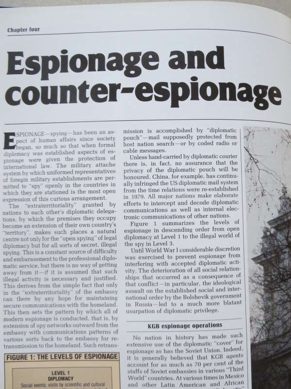 THE INTELLIGENCE WAR. COLONEL WILLIAM V. KENNEDY