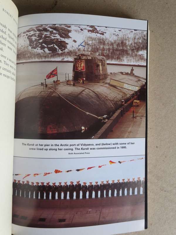 A TIME TO DIE  The Kursk Disaster  by Robert Moore
