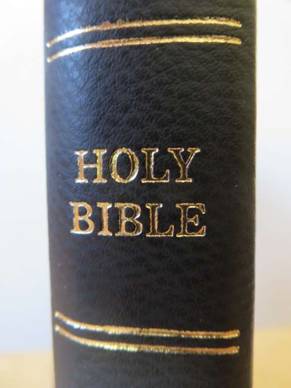 KJV MINISTER`S BIBLE.