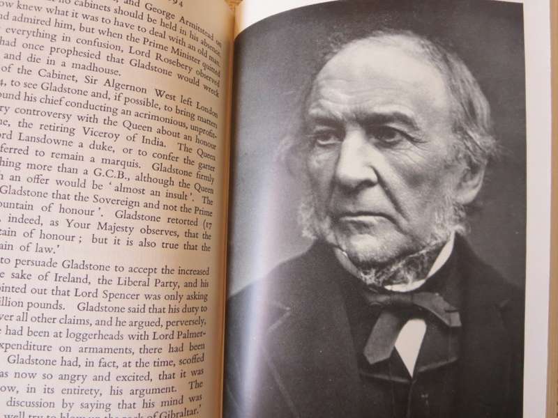 GLADSTONE. A biography by Philip Magnus.