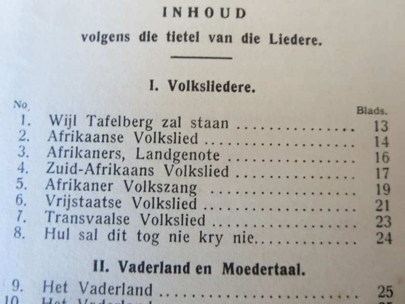 DIE GROOT AFRIKAANSE-HOLLANDSE LIEDERBUNDEL. Byeen versamel en gerangskik deur Joan van Niekerk  (P)