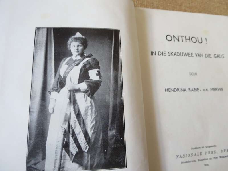 ONTHOU. In die Skaduwee van die Galg deur Hendrina Rabie-van der Merwe. (Anglo-Boereoorlog.  (P)