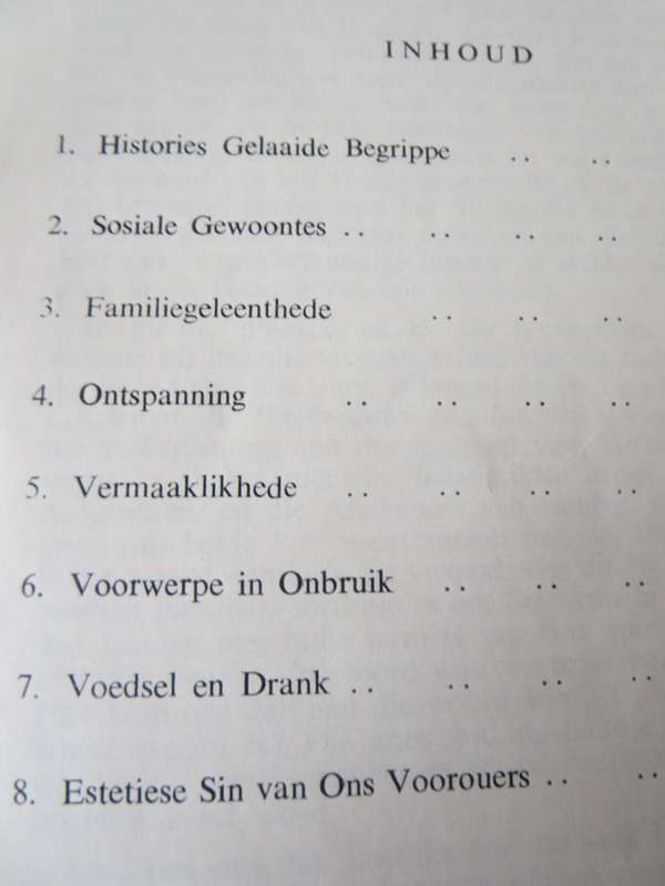 VOLKSGEBRUIKE UIT VERVLOË DAE. Dr. Anna de Villiers.  (P)