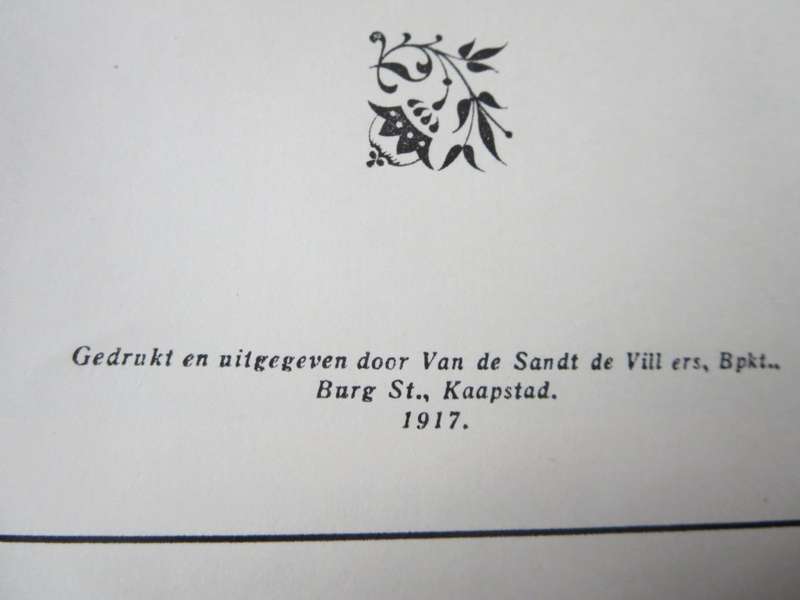 UIT DE OUDE EN NIEUWE AFRIKAANSE DOOS.    (P)