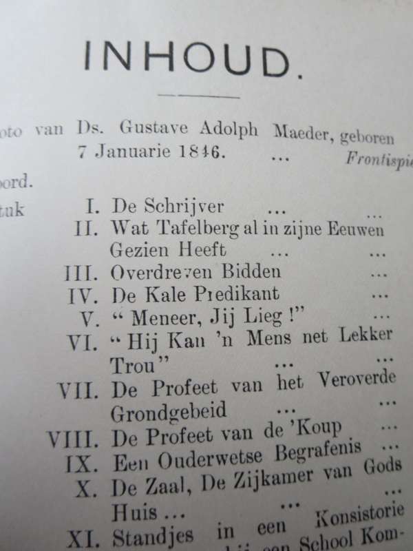 UIT DE OUDE EN NIEUWE AFRIKAANSE DOOS.    (P)