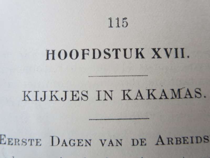 UIT DE OUDE EN NIEUWE AFRIKAANSE DOOS.    (P)