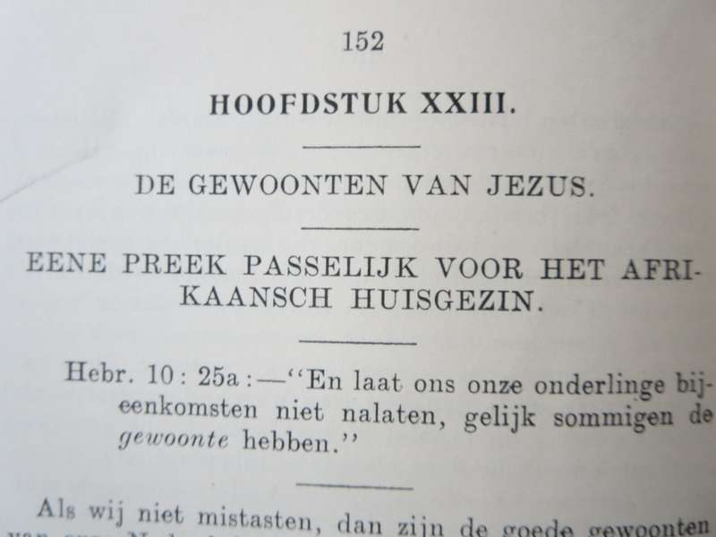 UIT DE OUDE EN NIEUWE AFRIKAANSE DOOS.    (P)