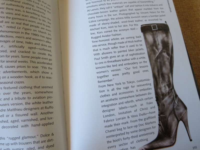 THE LEATHER BOOK  by Anne-Laure Quilleriet