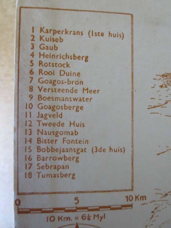 VLUG IN DIE NAMIB  deur Henno Martin