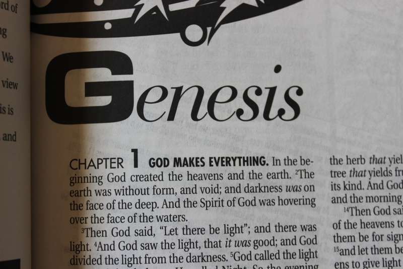 LIFE APPLICATION BIBLE FOR STUDENTS.