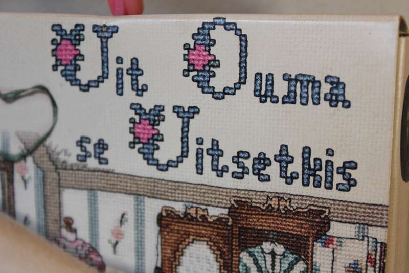 UIT OUMA SE UITSETKIS deur Nico Moolman. (Resepte, kultuur en verlange)