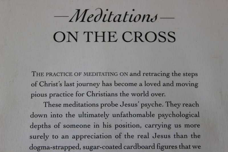 MEDITATIONS ON THE CROSS. Uldene van der Vyver. Illustrated by Father Claerhout.
