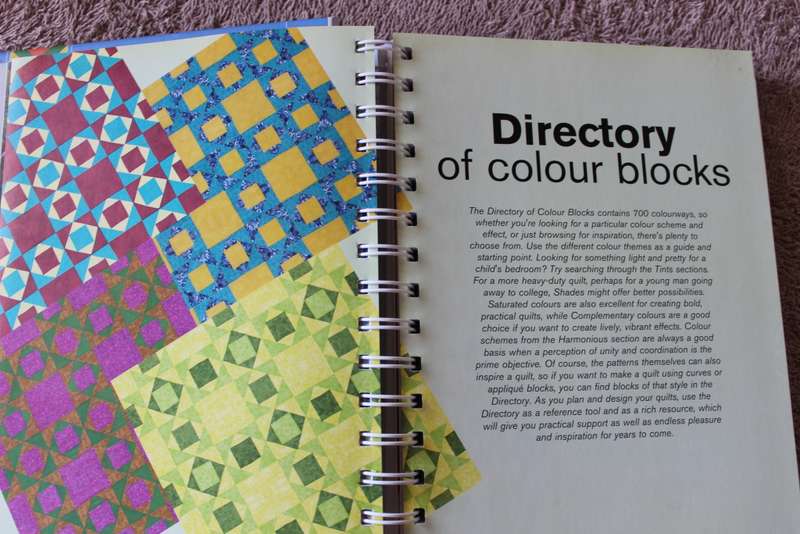 THE QUILTER`S AND PATCHWORKER`S COLOUR MIXING BIBLE. Celia Eddy.
