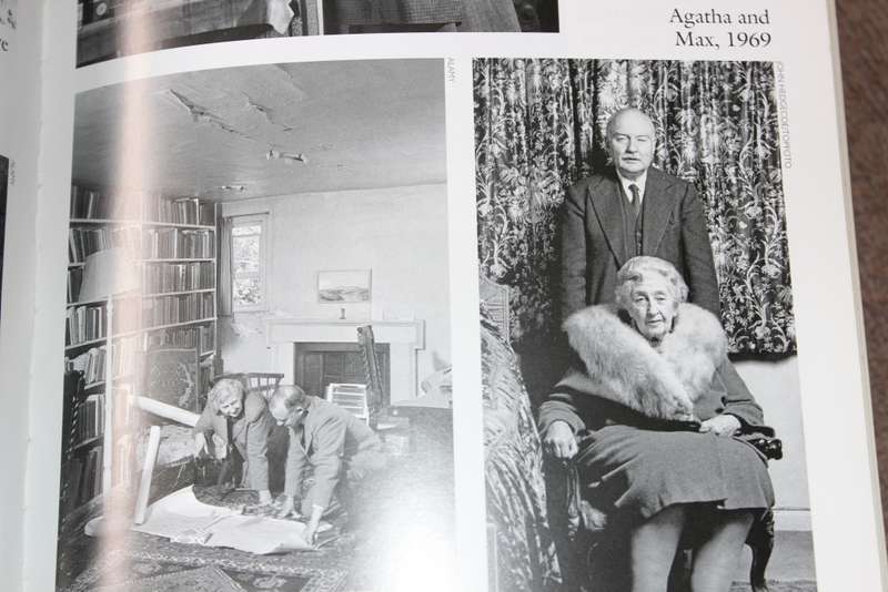LAURA THOMPSON. AGATHA CHRISTIE. An English Mystery.