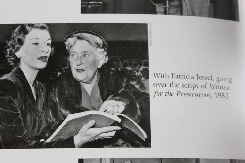 LAURA THOMPSON. AGATHA CHRISTIE. An English Mystery.