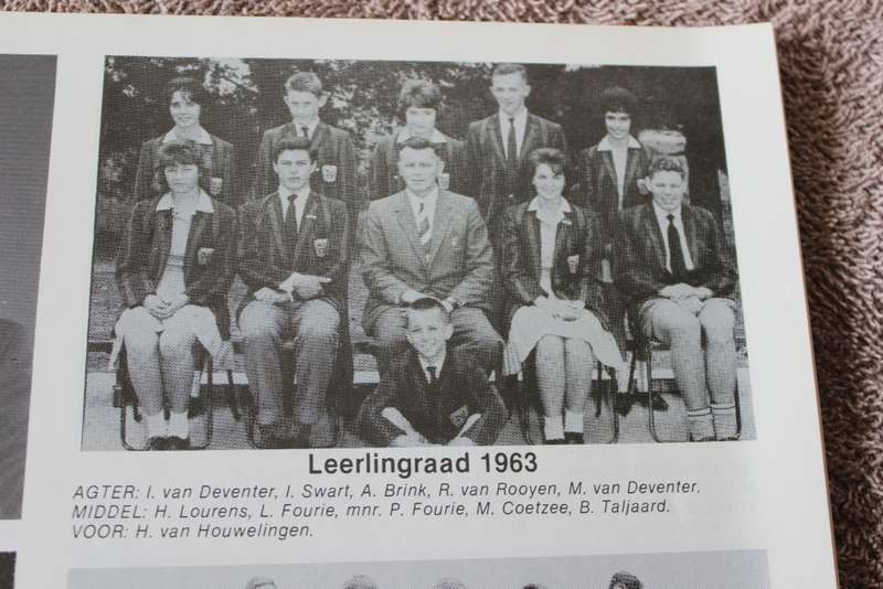 HOËRSKOOL RIVIERSONDEREND. Feesblad 1940-1990.