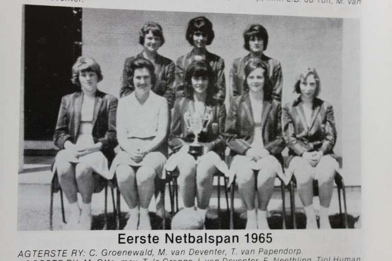 HOËRSKOOL RIVIERSONDEREND. Feesblad 1940-1990.