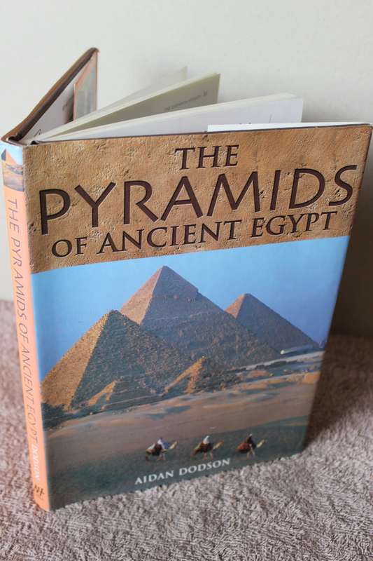 THE PYRAMIDS OF ANCIENT EGYPT. Aidan Dodson.