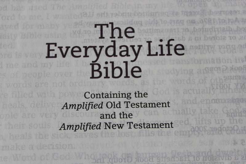 THE EVERYDAY BIBLE. Amplified version. Notes and Commentary by Joyce Meyer.
