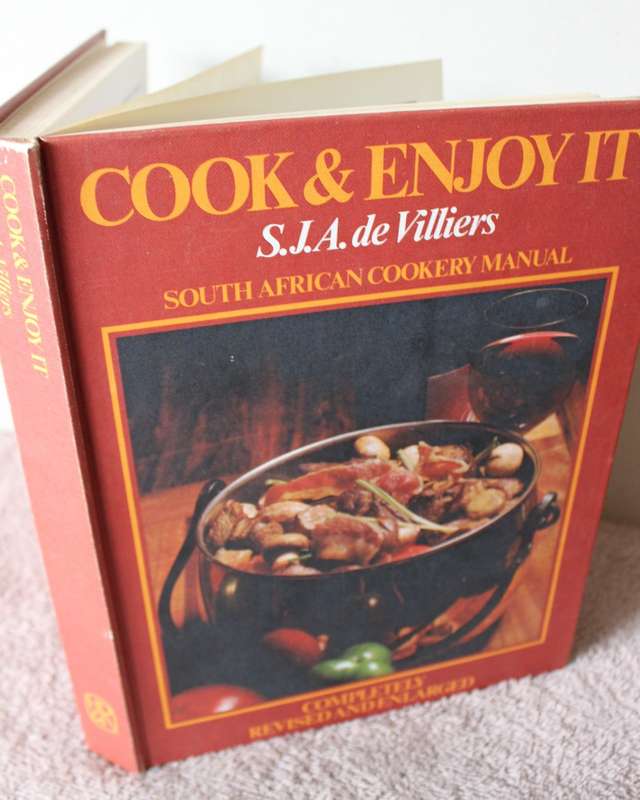 COOK AND ENJOY IT. S.J.A. de Villiers.