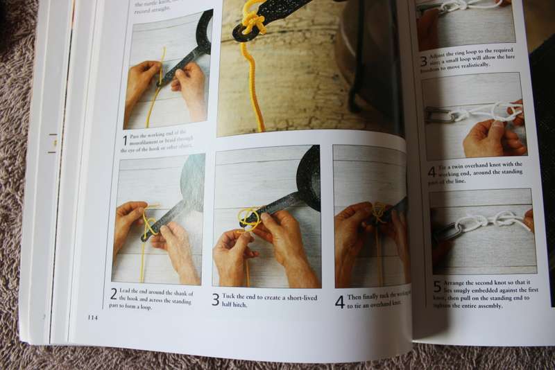 THE ULTIMATE ENCYCLOPEDIA OF KNOTS & ROPEWORK. Geoffrey Budworth.