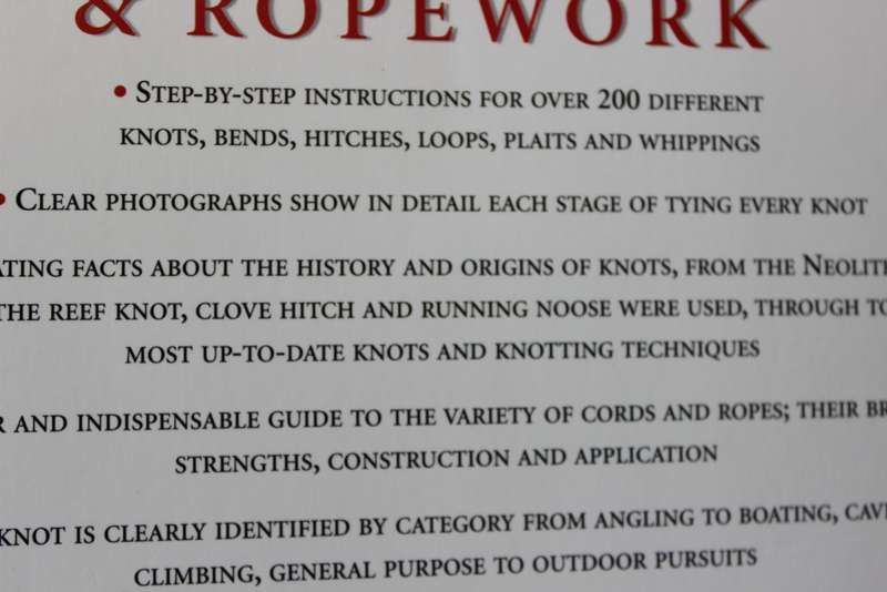 THE ULTIMATE ENCYCLOPEDIA OF KNOTS & ROPEWORK. Geoffrey Budworth.