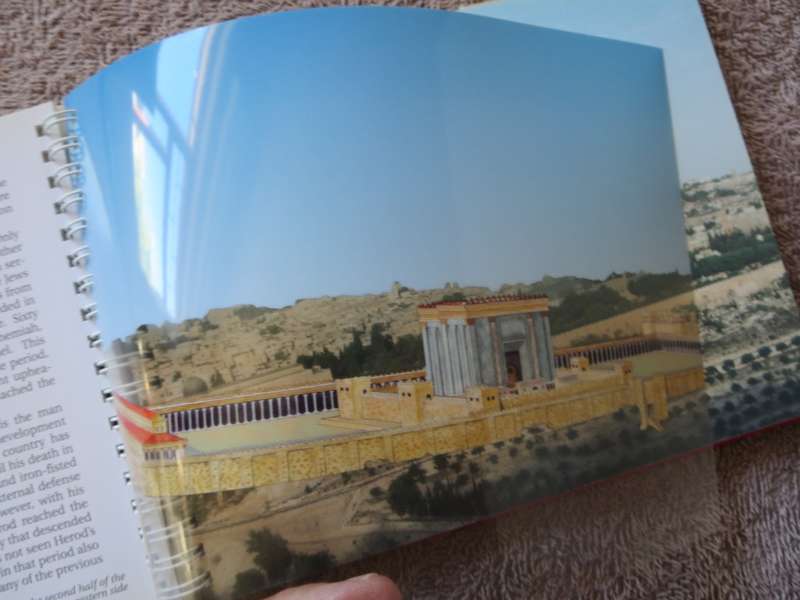 ISRAEL: Past & Present. Archaeological text by Dr. D. Bahat.