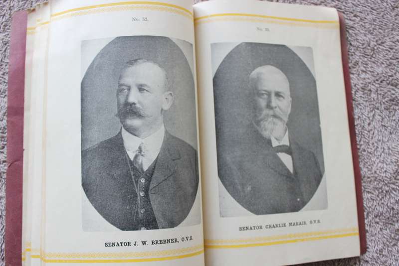 DIE NASIONALE PORTRET BOEK VAN WAAKERS, LEIERS, STRYERS EN LYERS  deur A B de V Pickard (GETEKEN)W