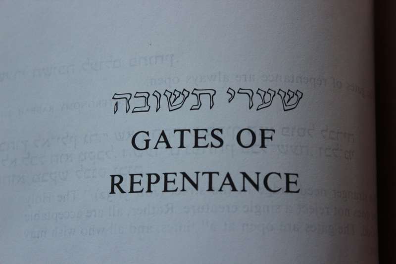 GATES OF REPENTANCE The New Union Prayerbook for the Days of Awe Editor Chaim Stern
