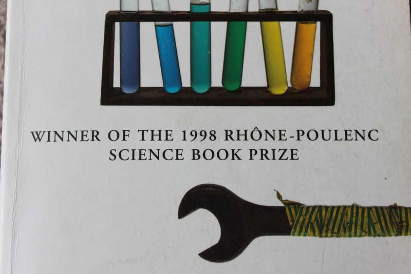 GUNS, GERMS AND STEEL. (A short history of everybody for the last 13,000 years) Jared Diamond.   (W)