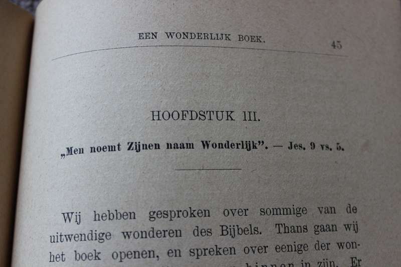 EEN WONDERLIJK BOEK door Dr. Rich. Newton.      (P)