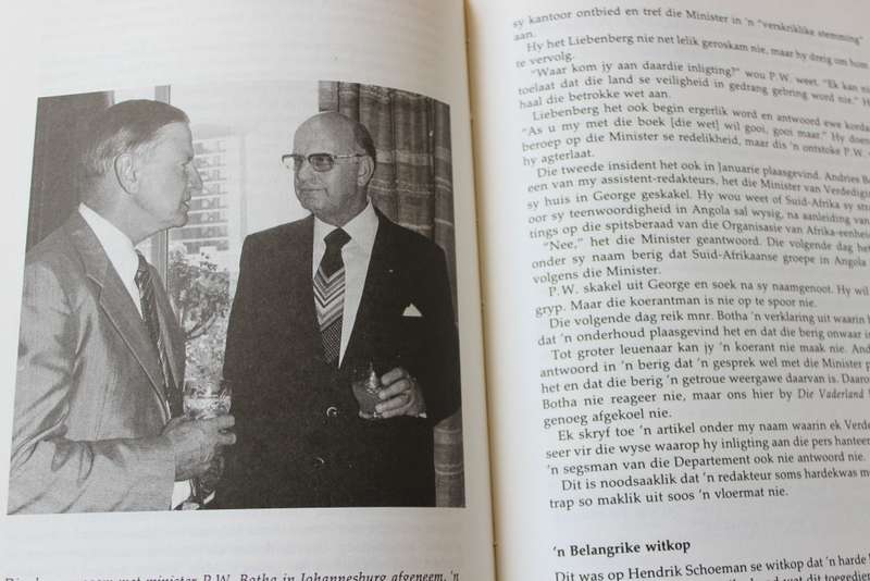 TUSSEN BID EN DROOM. `n Koerantman het albei nodig. Dirk Richard.    (P)