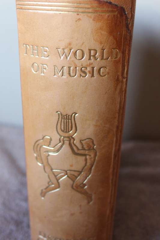 THE WORLD OF MUSIC - LISTENER`S COMPANIAN  Compiled adn edited by K. B. Sandved
