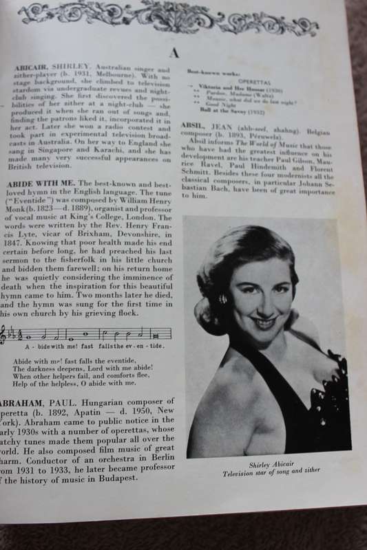 THE WORLD OF MUSIC - LISTENER`S COMPANIAN  Compiled adn edited by K. B. Sandved