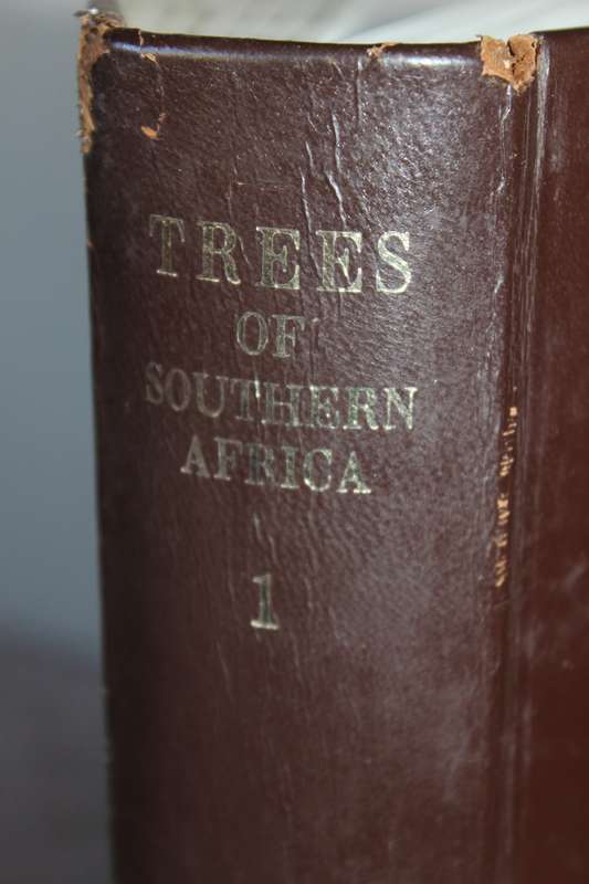 TREES OF SOUTHERN AFRICA by Eve Palmer and Norah Pitman. Volume One.   (W)