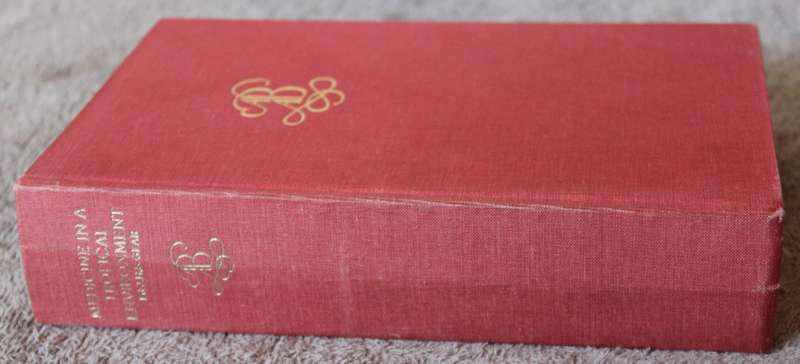 MEDICINE IN A TROPICAL ENVIRONMENT. Edited by J.H.S. Gear.   (W)