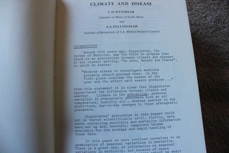 MEDICINE IN A TROPICAL ENVIRONMENT. Edited by J.H.S. Gear.   (W)