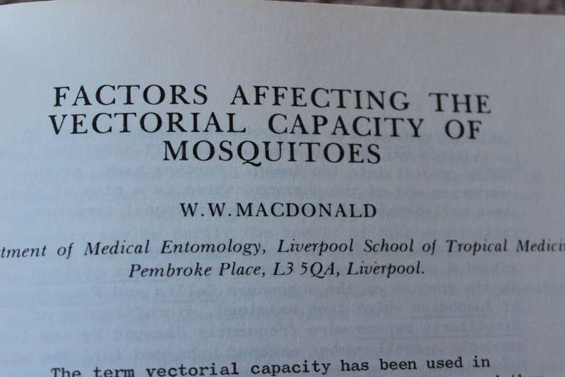 MEDICINE IN A TROPICAL ENVIRONMENT. Edited by J.H.S. Gear.   (W)