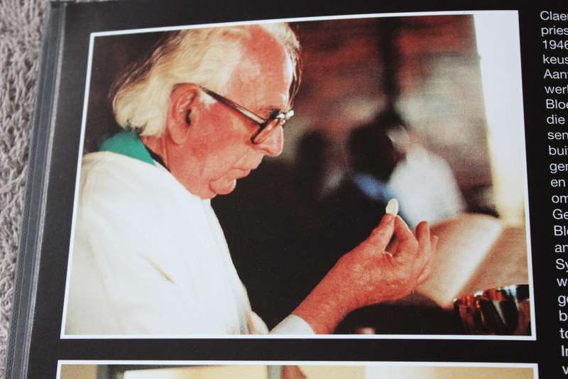 CLAERHOUT - KUNSTENAAR EN PRIESTER / ARTIST AND PRIEST  deur / by Dirk and Dominique Schwager