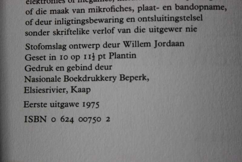 FAMILIES, FAMILIE-NAME EN FAMILIE-WAPENS  deur J. A. Heese, G. S. Nienabear en C. Pama