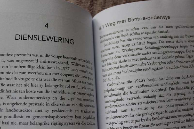 VERTELLINGS UIT DIE VERGETELHEID  Opkoms en val van Bophuthatswana 1977-1994  deur Danie Schoeman