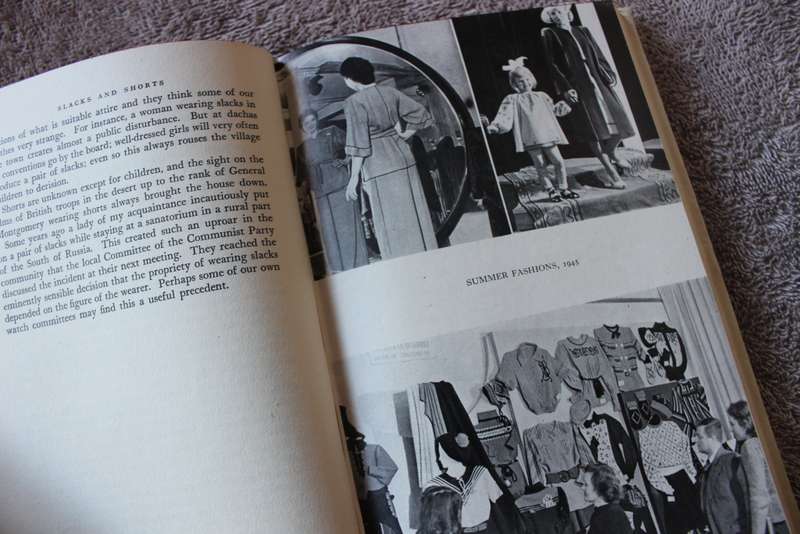 LIFE IN RUSSIA by John Lawrence. (WWII years)   (P)