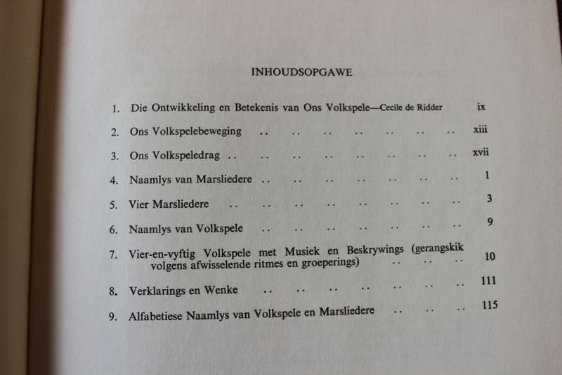 ONS EIE VOLKSPELE  Uitgegee deur Die Uniale Raad vir Volksang en Volkspele