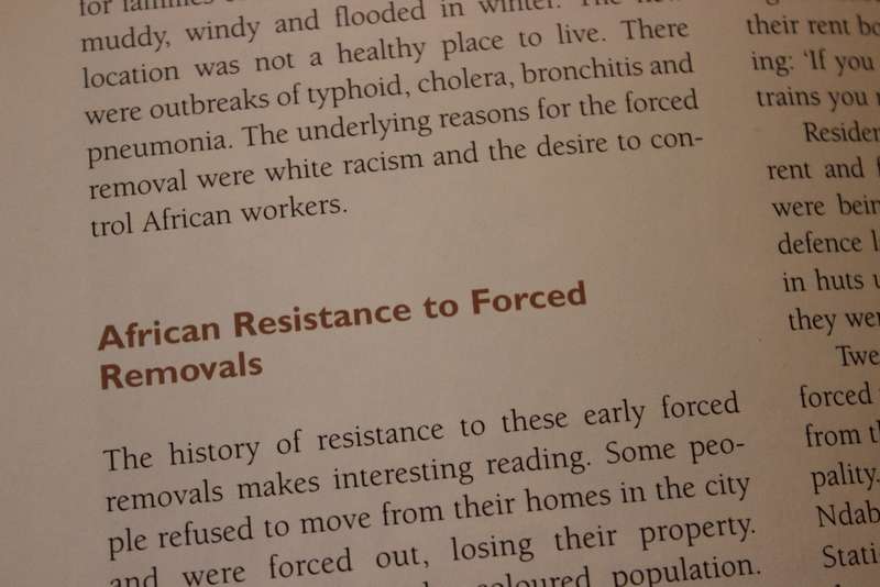 LOST COMMUNITIES, LIVING MEMORIES. (Remembering Forced Removals in Cape Town) Edited by Sean Field.