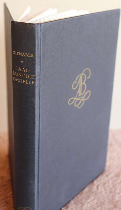 TAALKUNDIGE OPSTELLE versamel deur P.J. Nienaber. (Ontstaan van Afrikaans, standaardwoordeboek)  (W)
