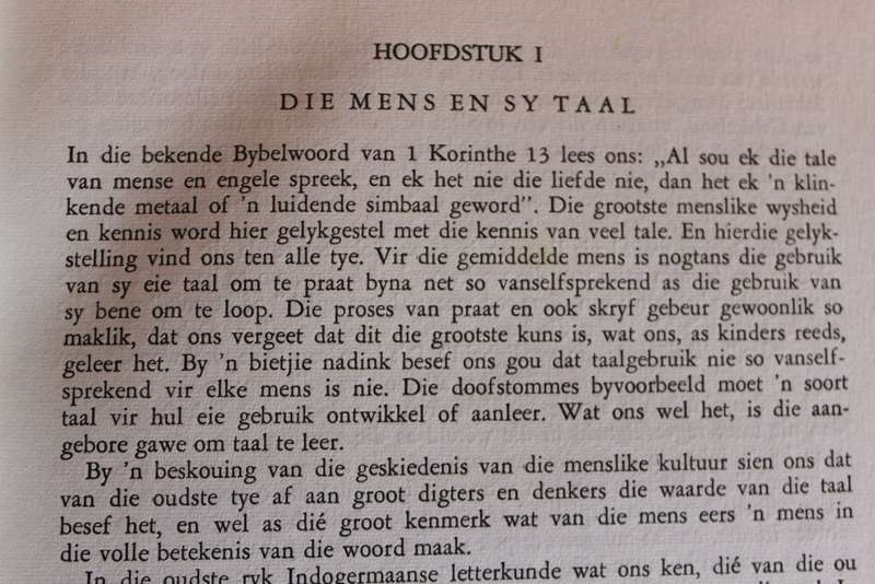 TAALKUNDIGE OPSTELLE versamel deur P.J. Nienaber. (Ontstaan van Afrikaans, standaardwoordeboek)  (W)