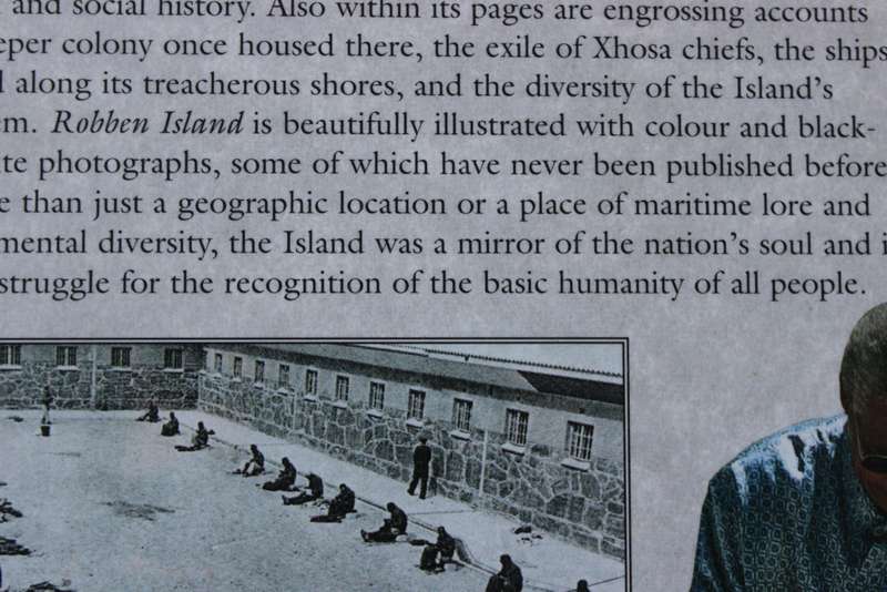 ROBBEN ISLAND  by Charlene Smith  Mayibuye History and Literature Series No 76
